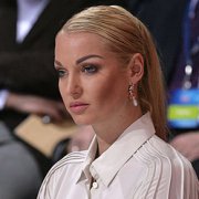 Волочкову довели до слез на "Первом канале" Волочкову довели до слез на "Первом канале"