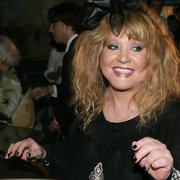 За Пугачевой следит неизвестный мужчина За Пугачевой следит неизвестный мужчина