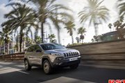 Jeep рассекретила европейскую версию кроссовера Cherokee нового поколения